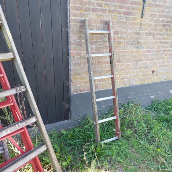 Houten ladder met metalen sporten, fruitplukladder, decoratie